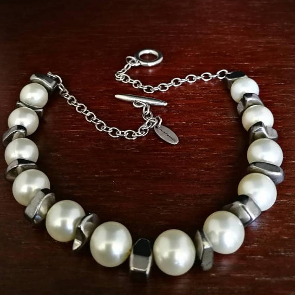 Handmade: Mother of pearl & hematite gemstone neck